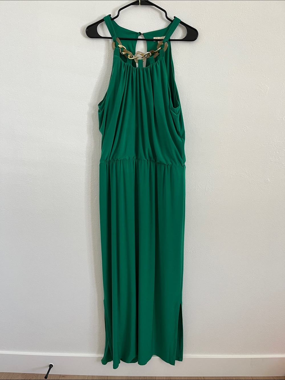 Sleeveless Green Maxi Dress with Chain Neckline Detail Size Large